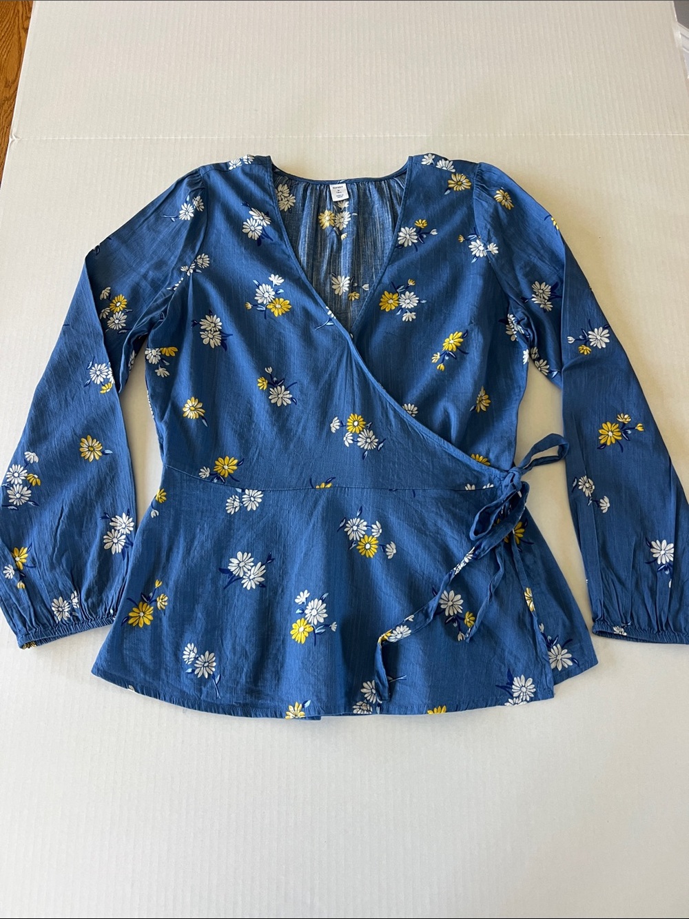 Old Navy Blue Floral Tie-Waist Wrap Top Size M